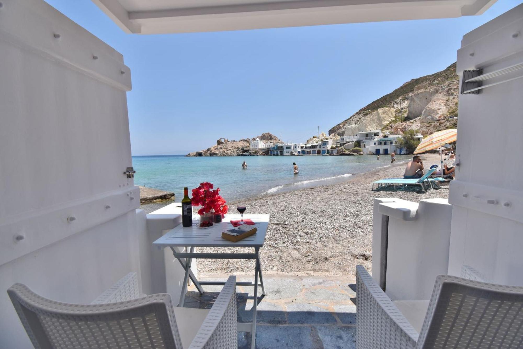 Blue Mare Apartments On The Beach Firopotamos Cameră foto