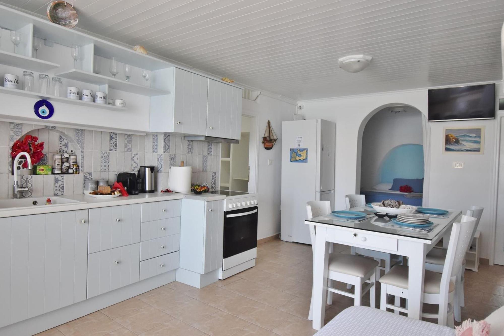 Blue Mare Apartments On The Beach Firopotamos Cameră foto