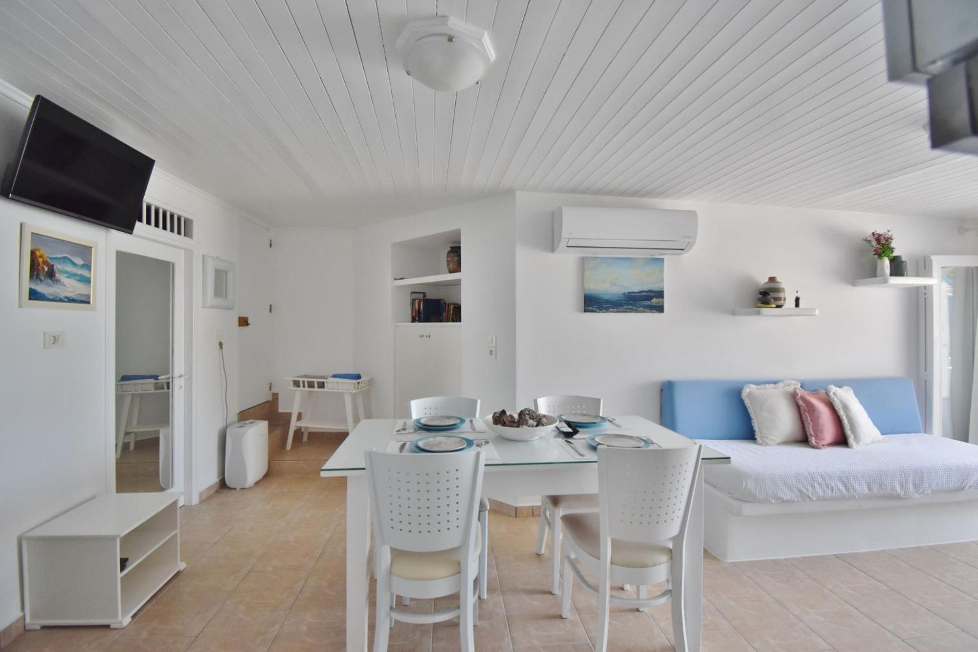 Blue Mare Apartments On The Beach Firopotamos Cameră foto