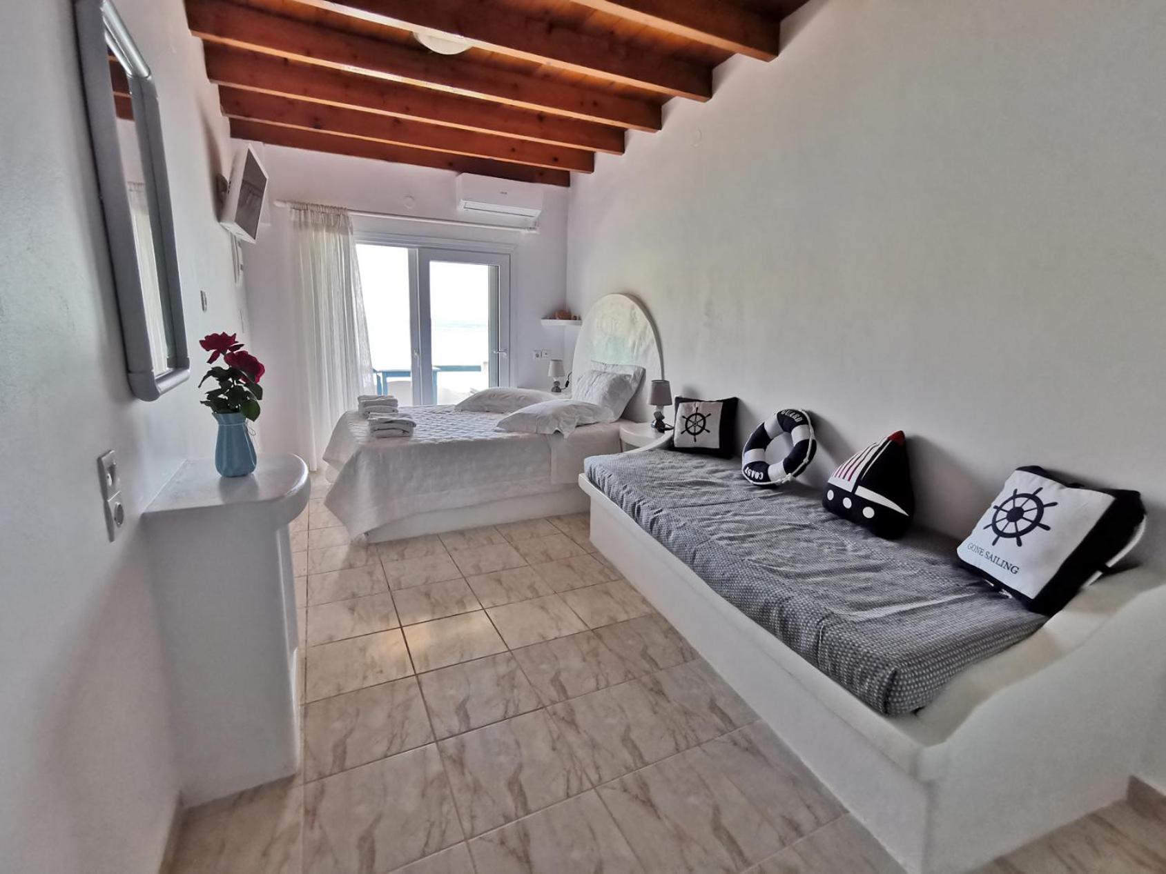 Blue Mare Apartments On The Beach Firopotamos Cameră foto