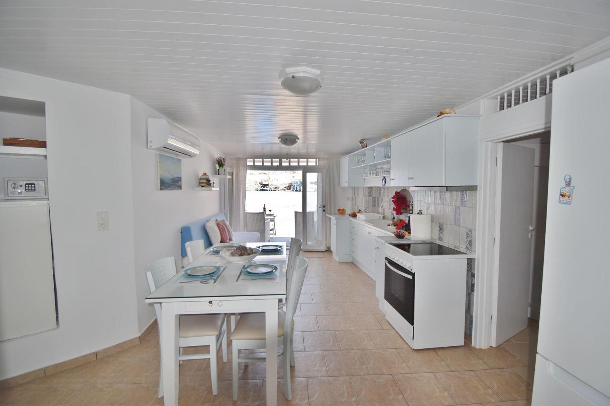 Blue Mare Apartments On The Beach Firopotamos Cameră foto