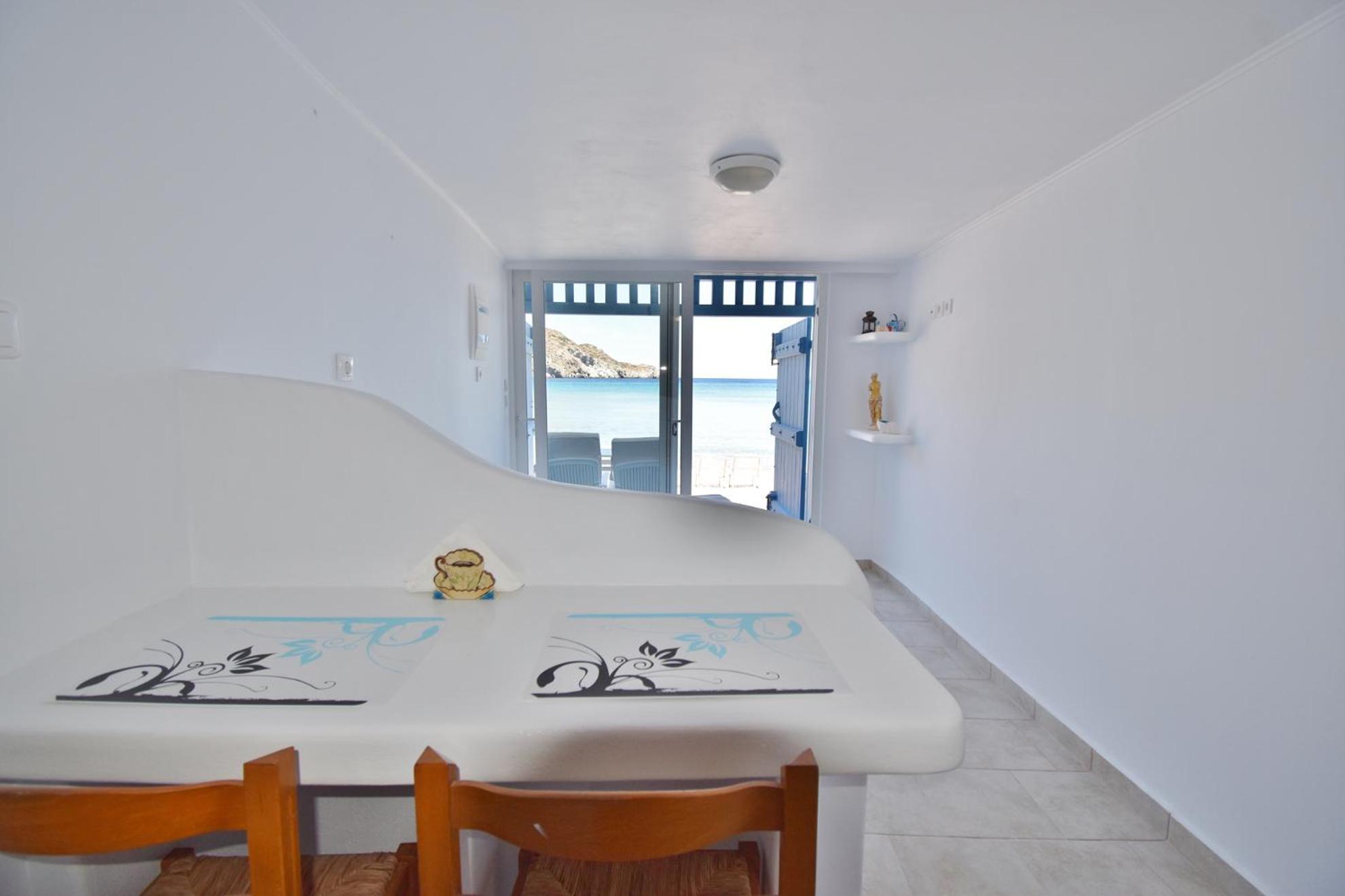 Blue Mare Apartments On The Beach Firopotamos Cameră foto