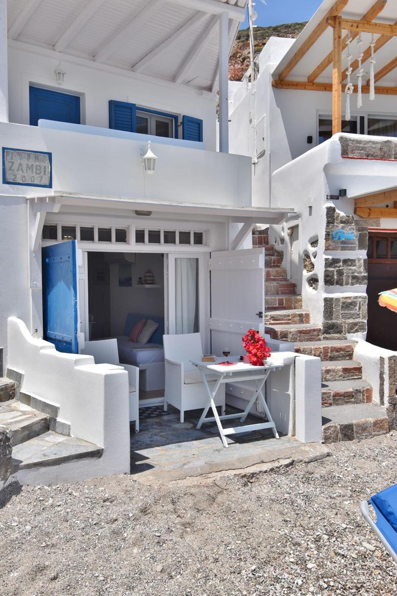 Blue Mare Apartments On The Beach Firopotamos Cameră foto