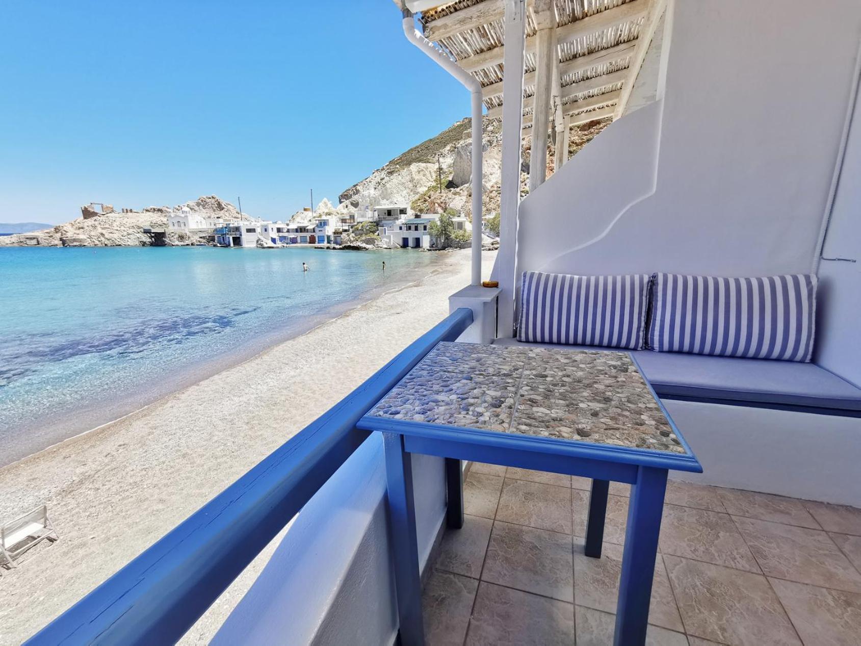 Blue Mare Apartments On The Beach Firopotamos Cameră foto