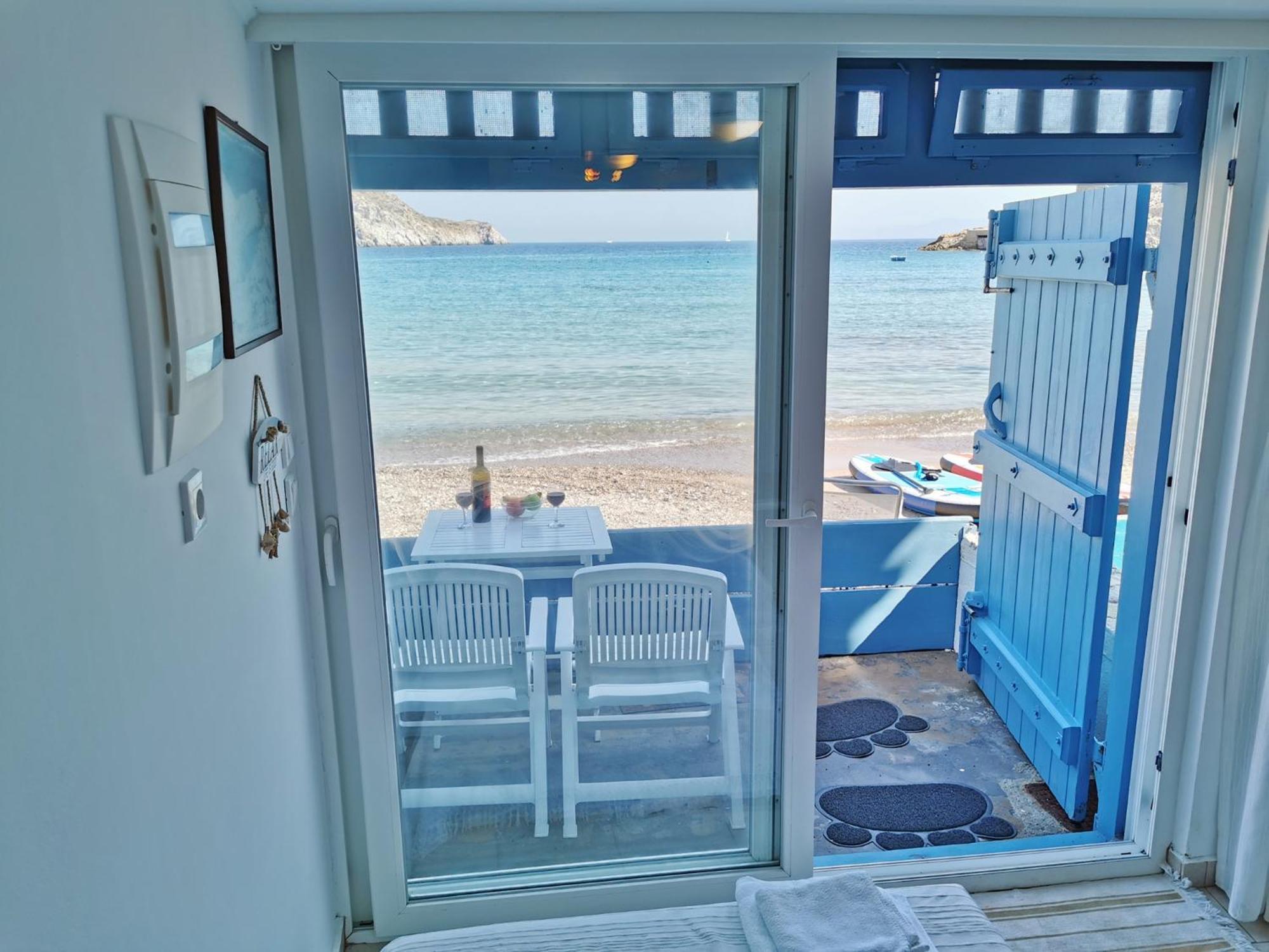 Blue Mare Apartments On The Beach Firopotamos Cameră foto