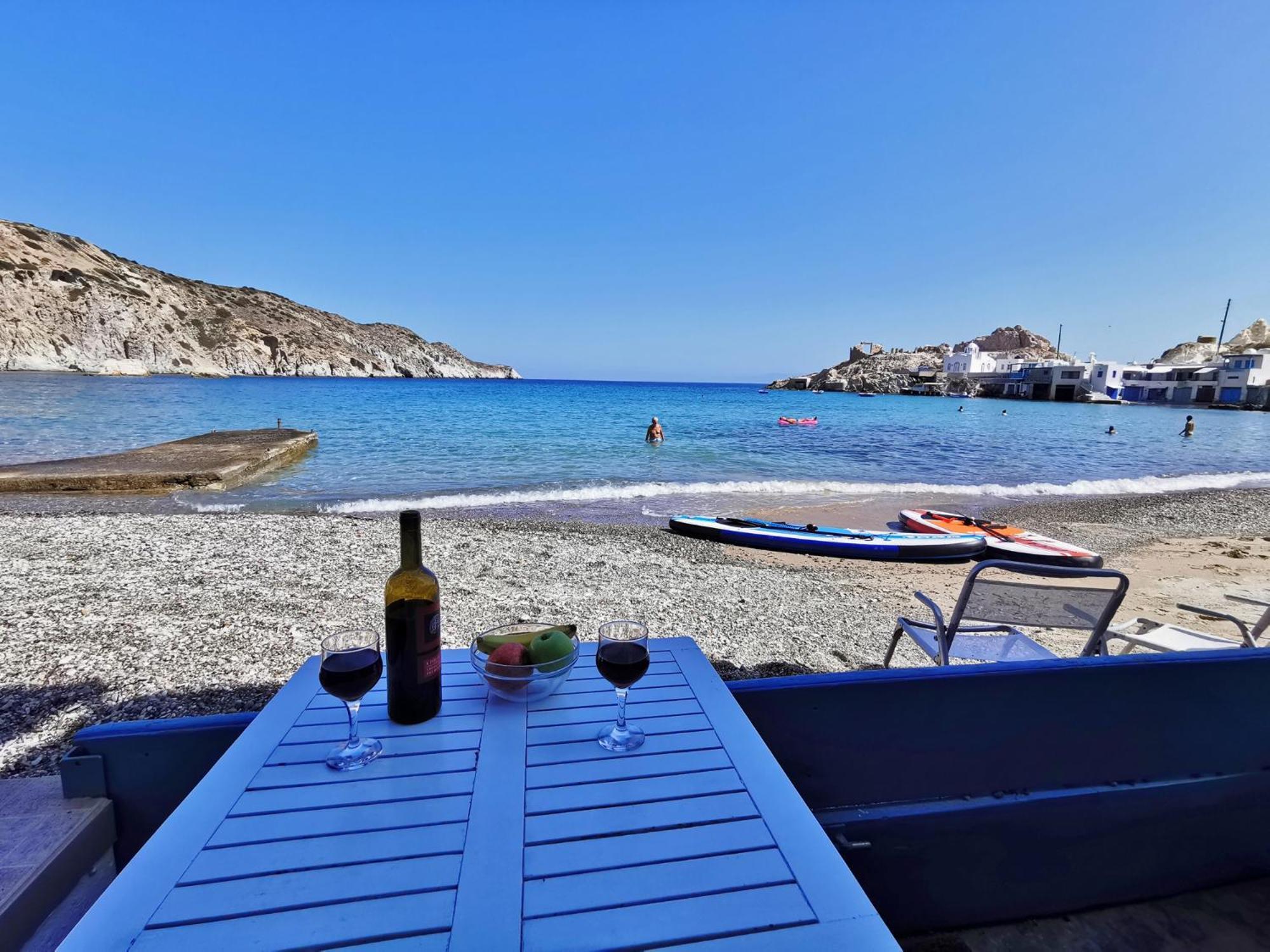Blue Mare Apartments On The Beach Firopotamos Cameră foto